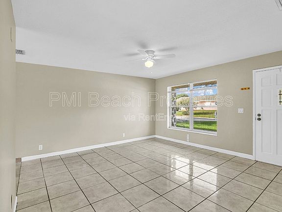 2nd image of 184 SE 27th Way