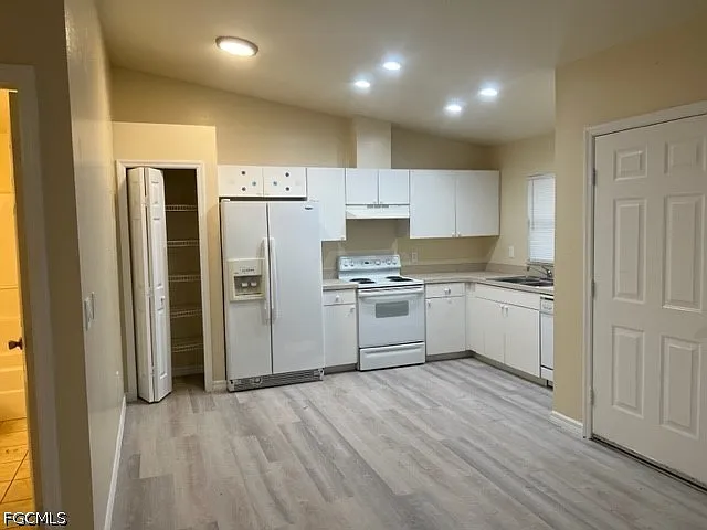 730 Holmes Ave #728 — Photo 17