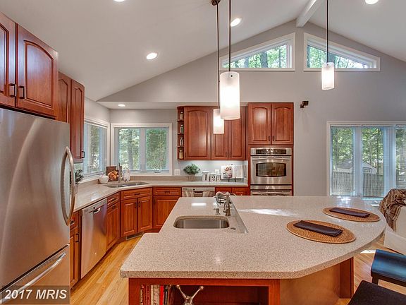 3rd image of 10028 Eastlake Dr