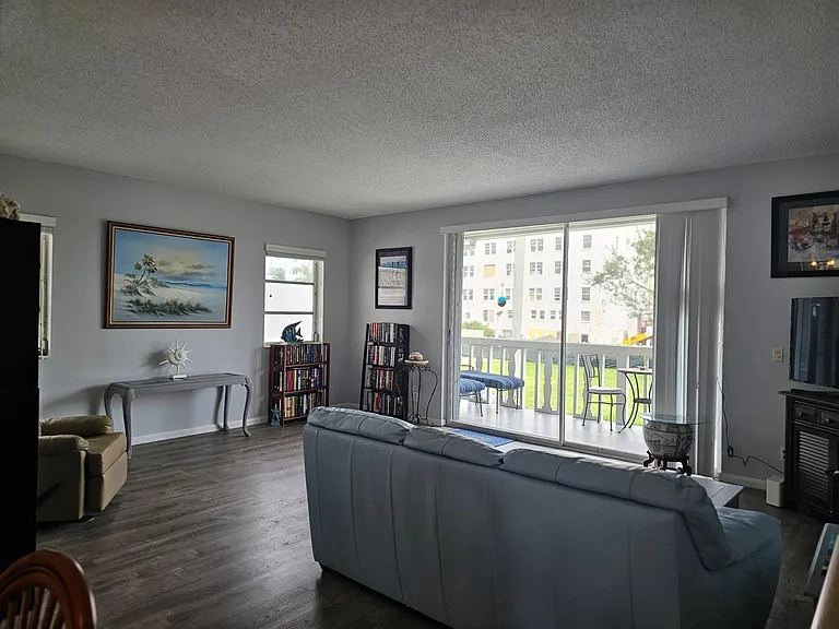 17 S Lakeside Dr #4 — Photo 10