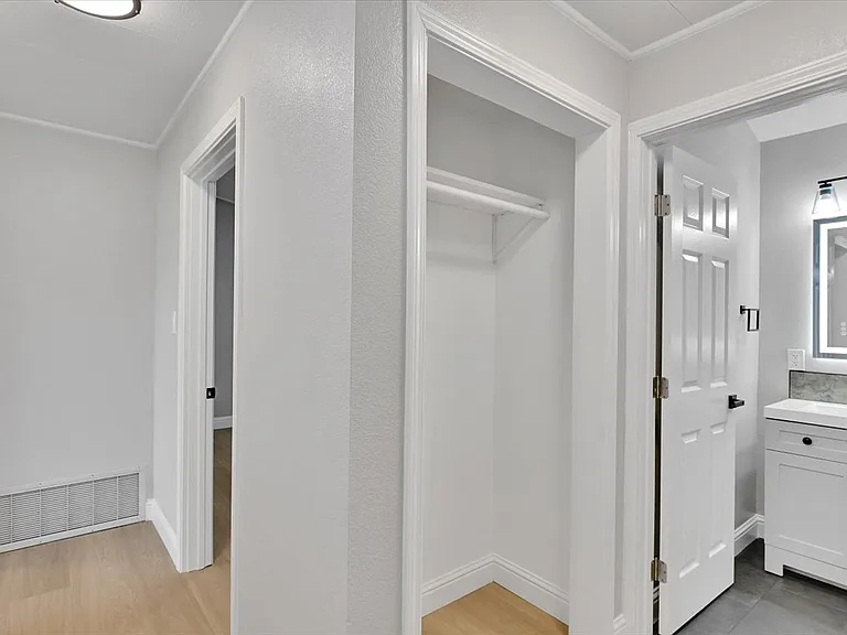 37 Westwood Way — Photo 26