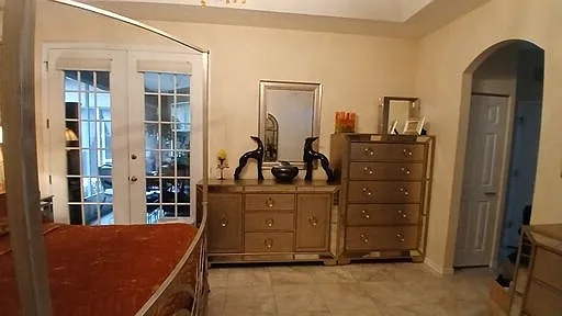 Master Bedrom- Rt side overlooking Lanai and yard