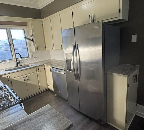 2nd image of 1450 East Ave APT 2