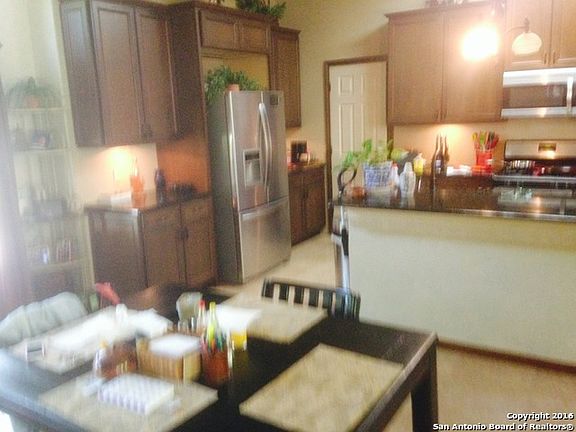 5th image of 415 W Midcrest Dr