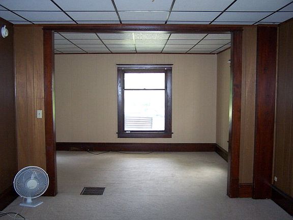 2nd image of 529 E Main St