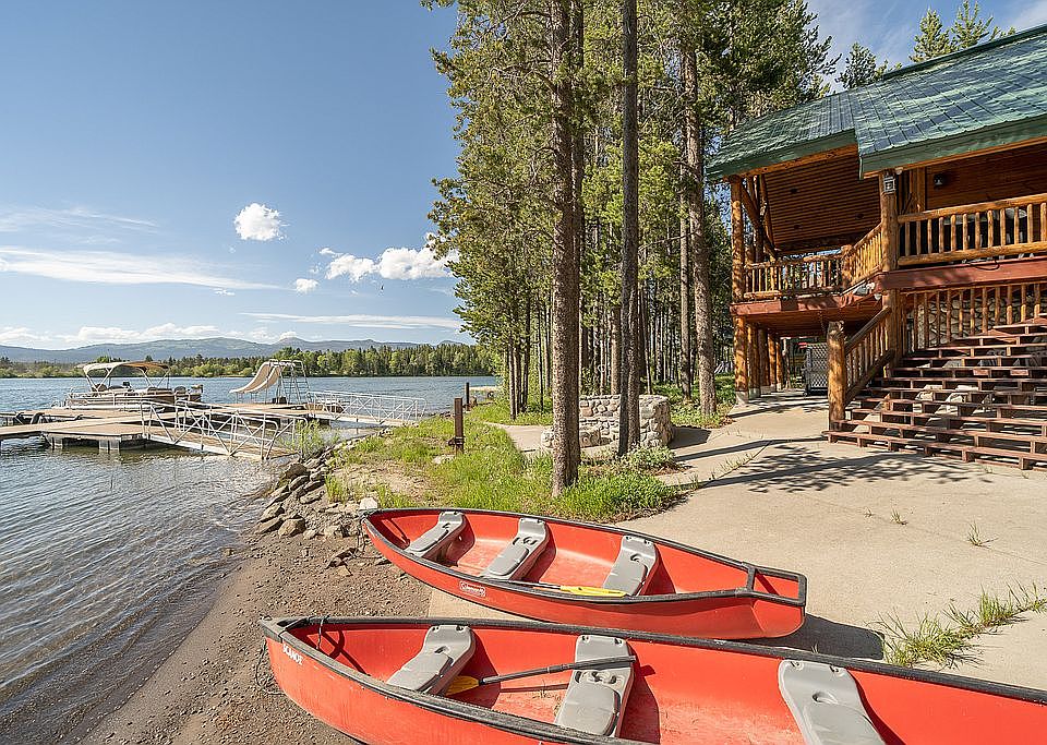 1st image of 3829 Shoreline Dr