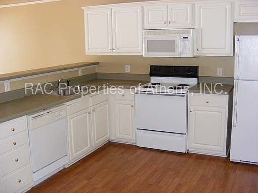 2nd image of 535 Rustwood Dr