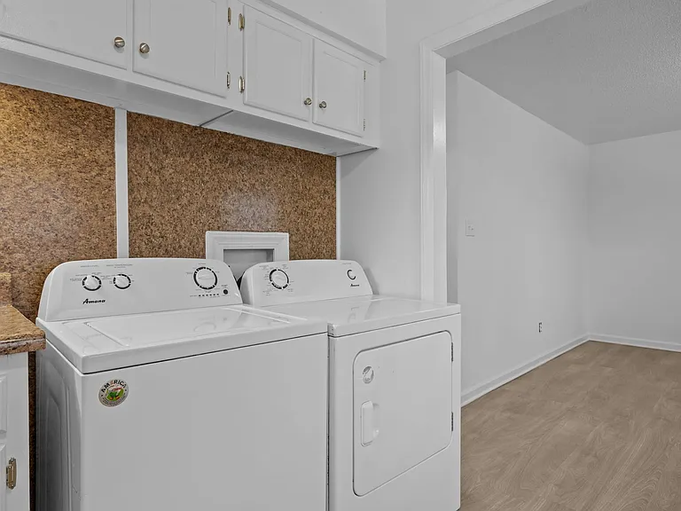 1011 Camden Ave — Photo 4