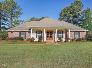 105 Rowan Oak Pl, Terry, MS 39170