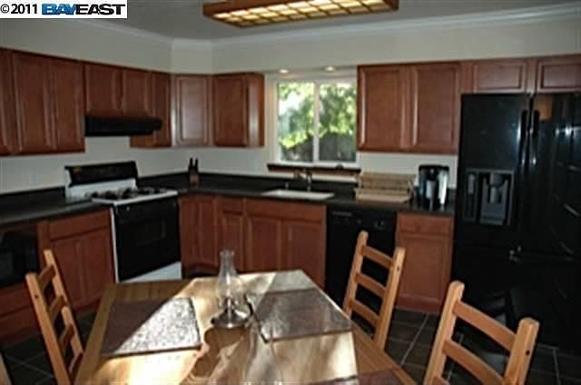 2nd image of 3814 Larkspur Dr