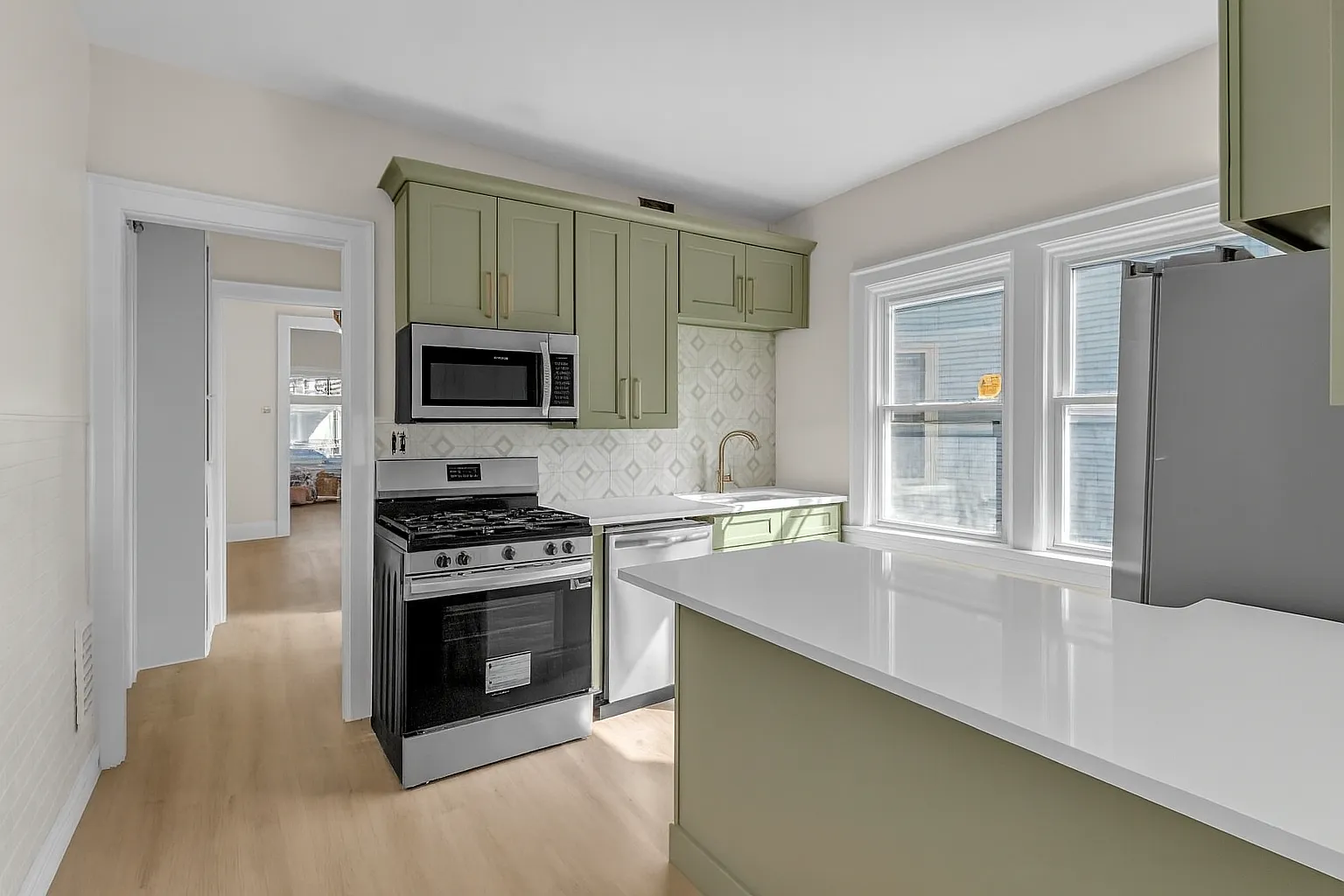 4 bed, 1500 sqft, $1,800 — Photo 1