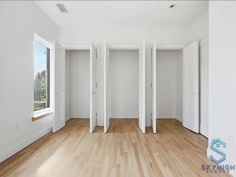 594 Van Buren St #TOWN — Photo 12