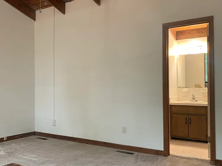 307 Vantage Point Ln #33 — Photo 10