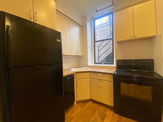 Rented by Dream Space Realty | media 16