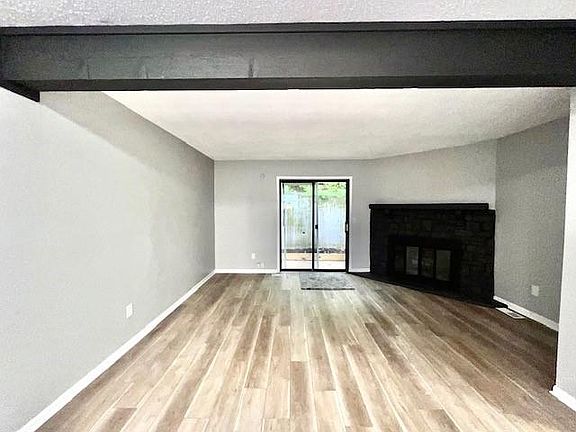 4th image of 1933 Lawrence Ct