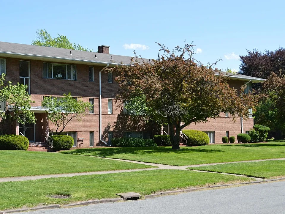 1100 exterior 2