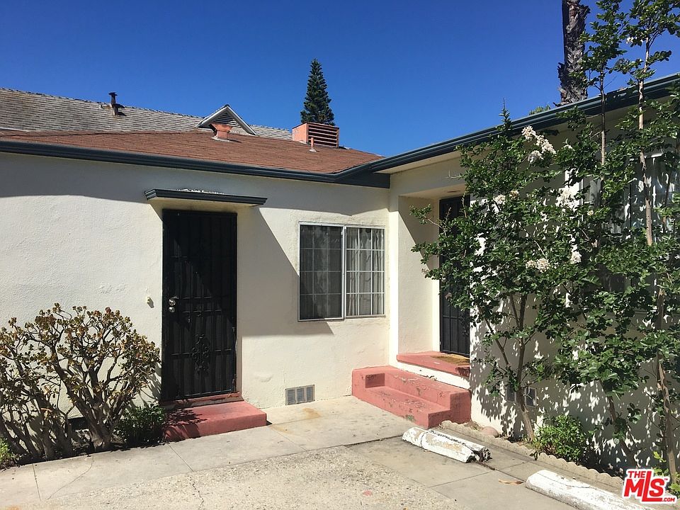 2nd image of 915 Micheltorena St