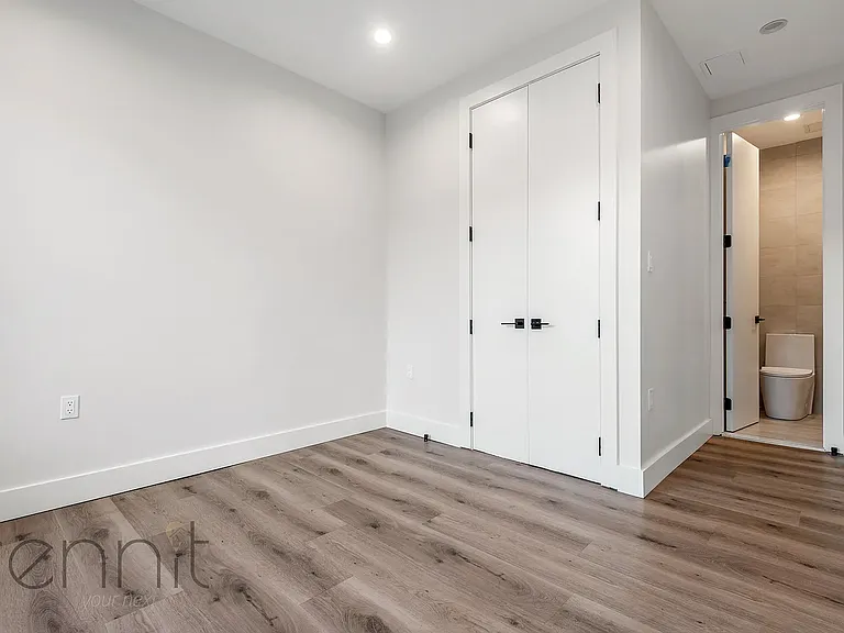 125 Kings Hwy #3E — Photo 5