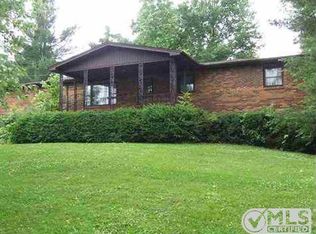 305 Valley View Dr, Radcliff, KY 40160