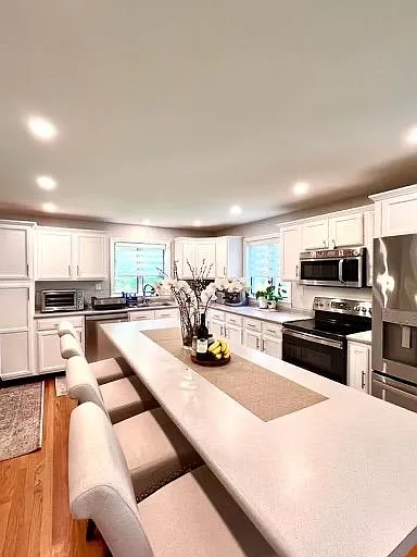 8 Kennedy Dr — Photo 6