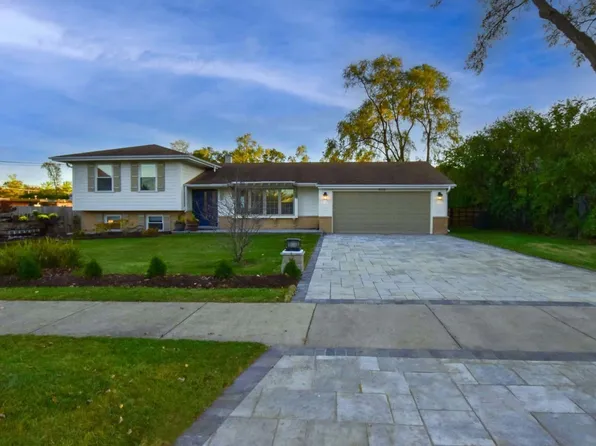 403 66th St, Downers Grove, IL 60516