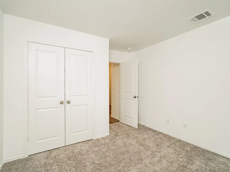 341 Madrid St — Photo 20