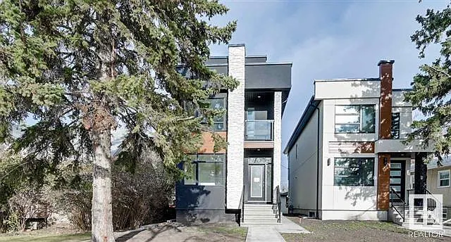 11306 11308 72 Ave NW, Edmonton, AB — Photo 2