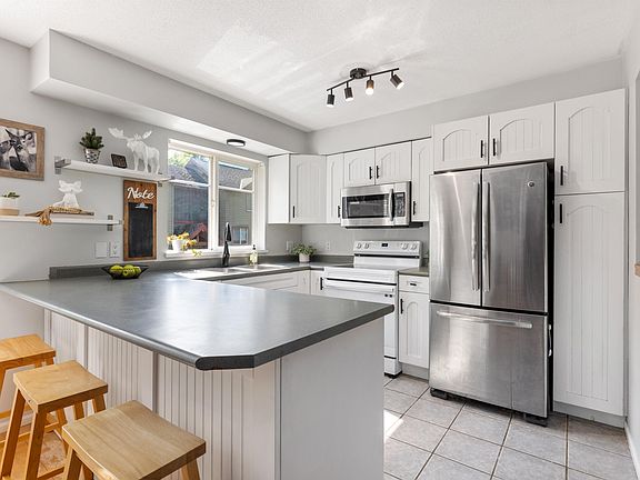 3rd image of 1450 Vine Rd #40