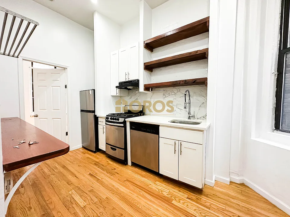 324 E 13th St #3