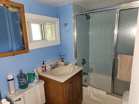 5th image of 14 Scribner Ave APT 3