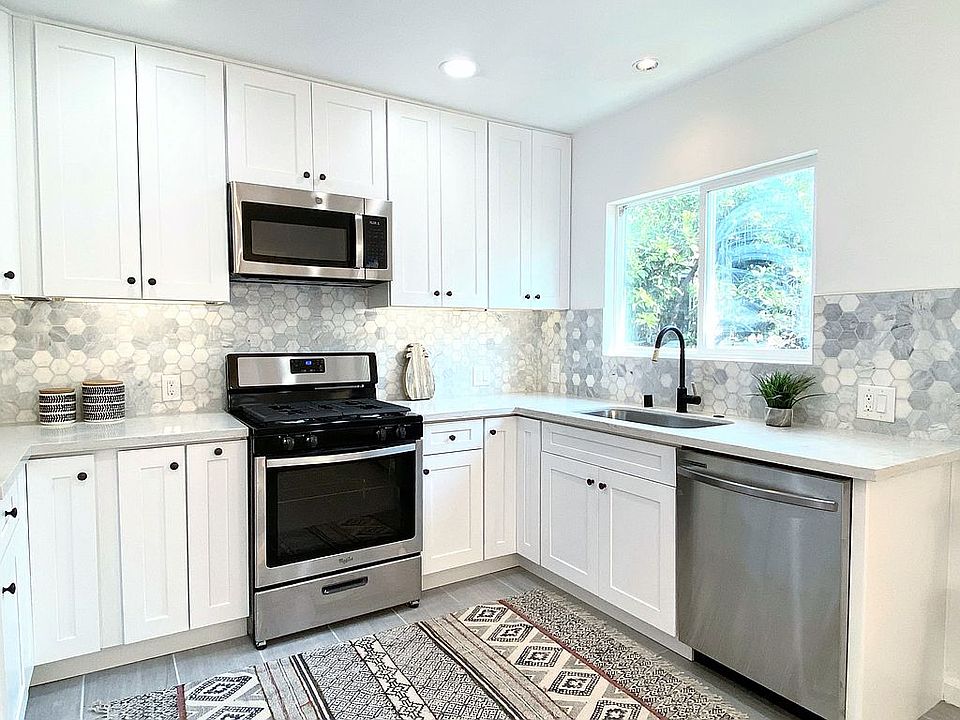 2nd image of 3578 Myrtle Ave