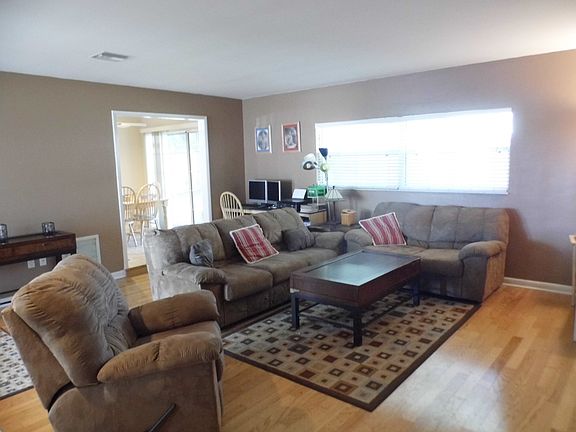 2nd image of 1420 Eastfield Dr