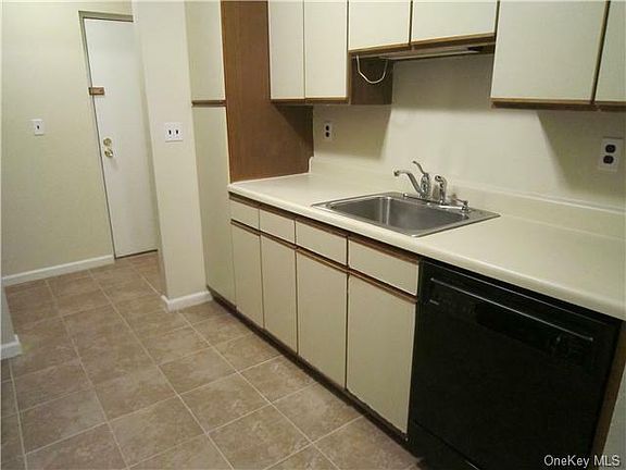 4th image of 15 Park Ave #A203