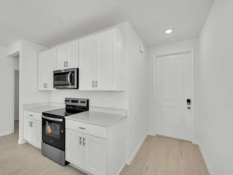 575 Salisbury Cir — Photo 6