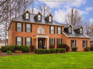 15 Holly Cir, Winfield, WV 25213