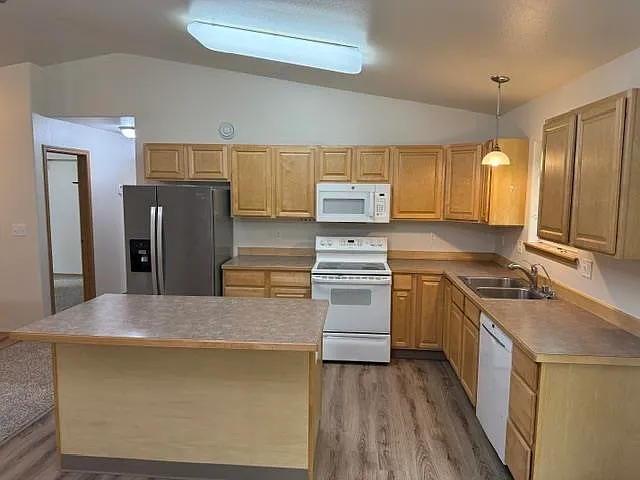 680 Canoro Rd — Photo 7