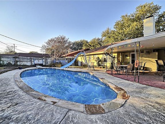 3rd image of 3737 Fenton Ave