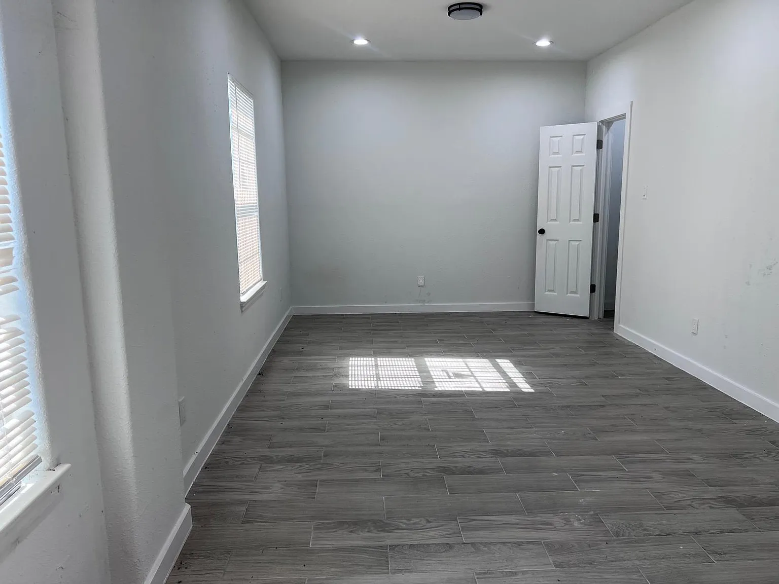 3 bed, 2.5 bath, 2108 sqft, $2,100 — Photo 4