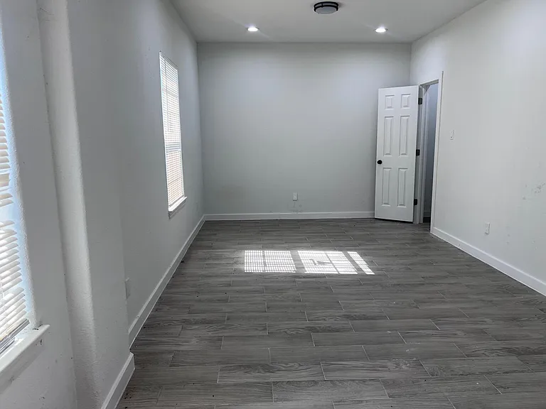 9210 Martell St — Photo 4