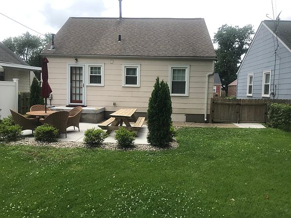 4th image of 2905 Bowman Ave