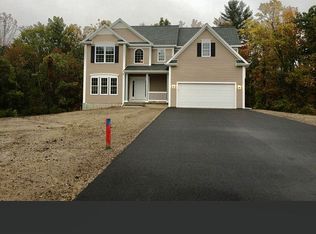 12 Saint Patrick Pl, Ballston Lake, NY 12019