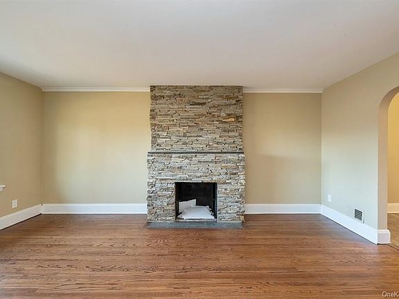4th image of 109 Highland Ave