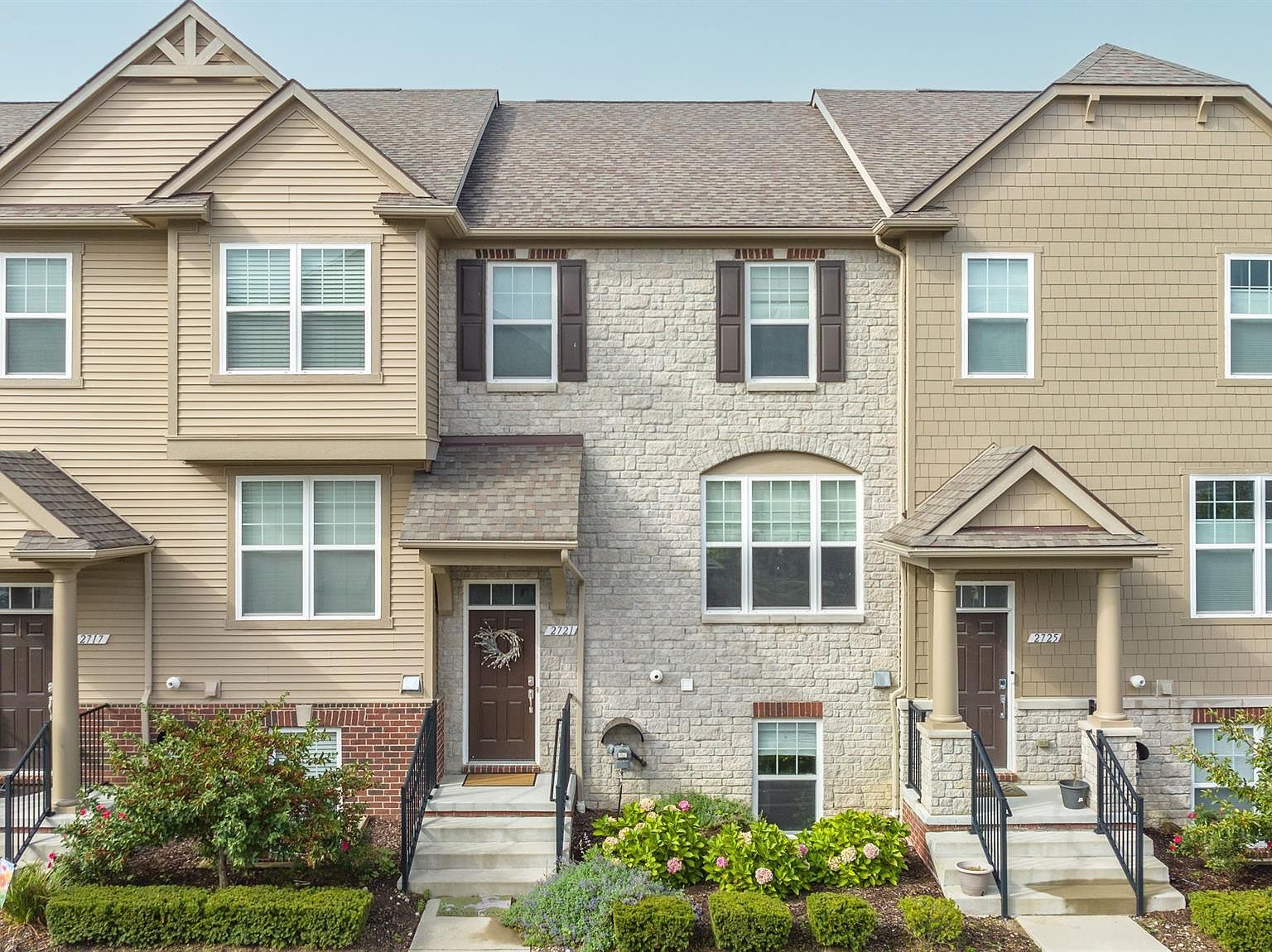 2721 Helmsdale Cir UNIT 22, Rochester Hills, MI 48307 Zillow
