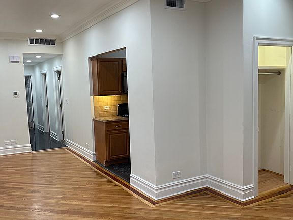 5th image of 313 W 259th St #1