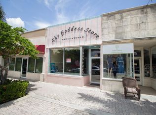 2017 Harrison St, Hollywood, FL 33020