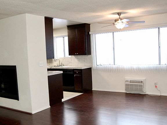 3rd image of 3709 Jasmine Ave APT 9
