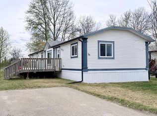 18 Soper St, Whitecourt, AB T7S1V2