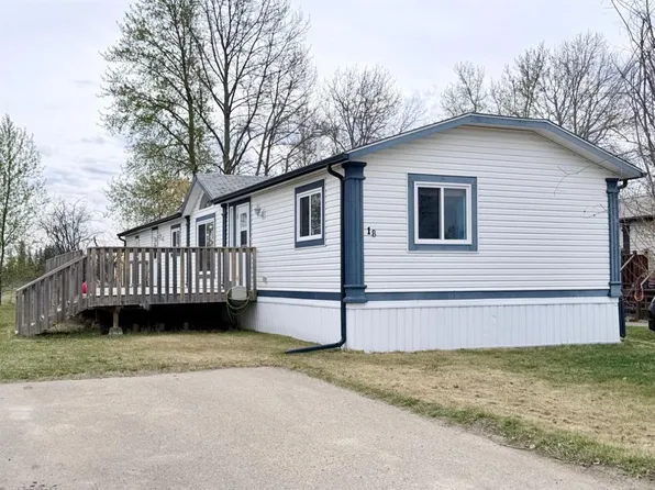 18 Soper St, Whitecourt, AB T7S 1V2