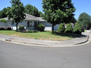 1384 Harrisburg Dr, Medford, OR 97501