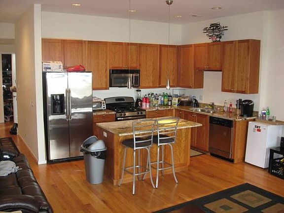 3rd image of 1843 W North Ave APT 4